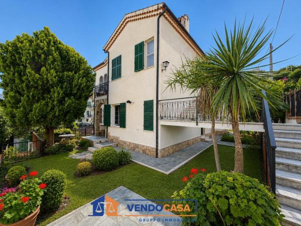 Villa bifamiliare in Via Niccolò Paganini, Pietra Ligure — foto 3 di 5