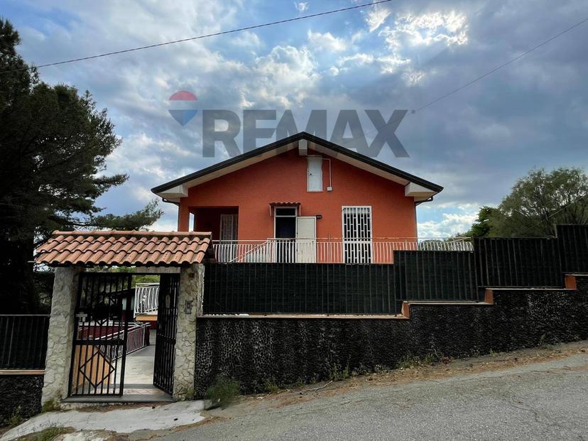 Villa in Via Cesare Beccaria 10, Pedara — foto 2 di 5