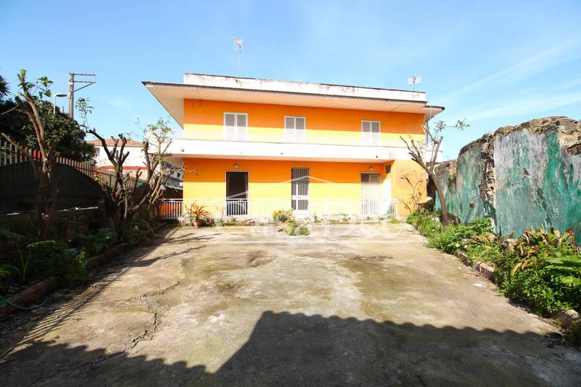 Casa indipendente in Via G.B. Battista, San Marcellino — foto 2 di 5