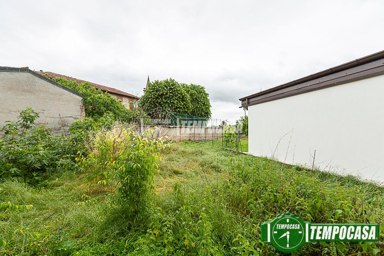 Villa in Via Alessandro Manzoni, Fiesco
