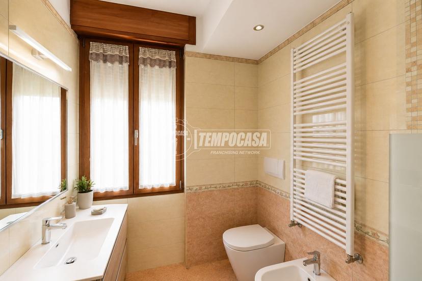 Quadrilocale in Via Alzate 28, Albese con Cassano — foto 2 di 5