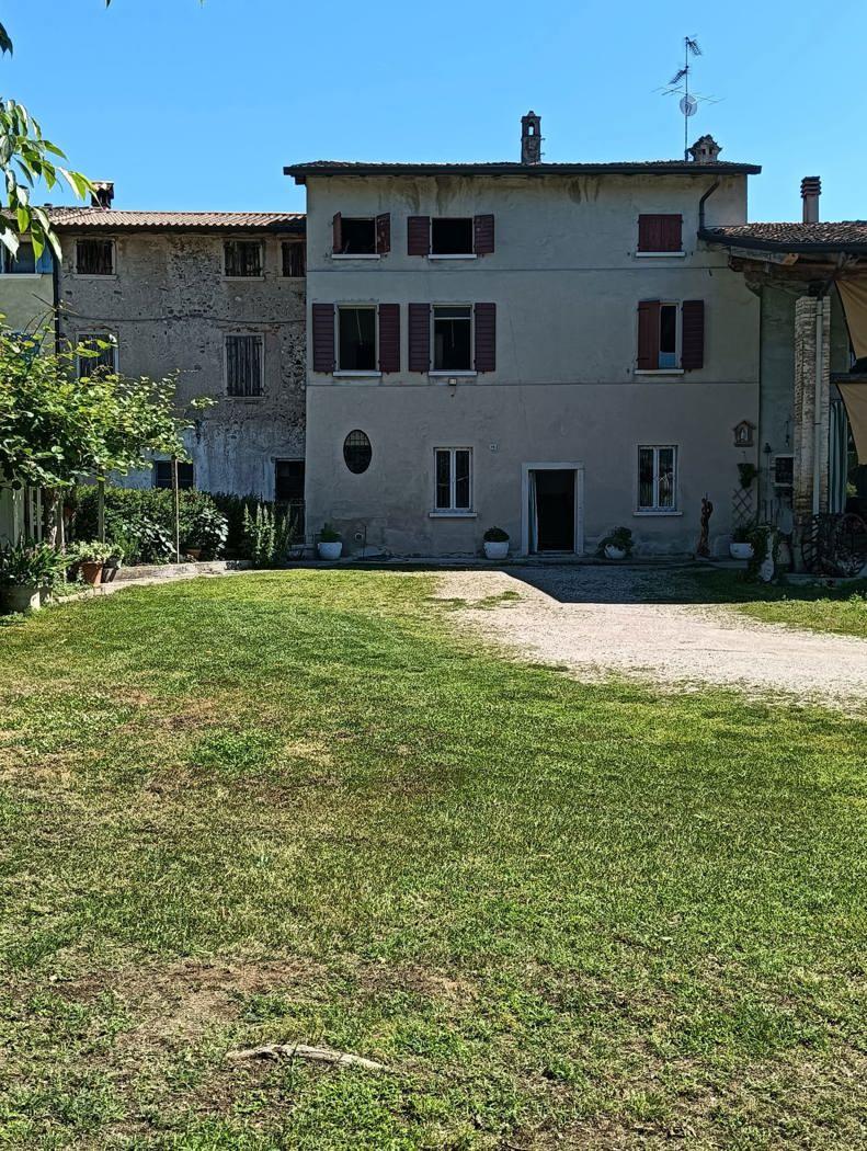 Rustico in Strada Sale  15, Monzambano — foto 2 di 5