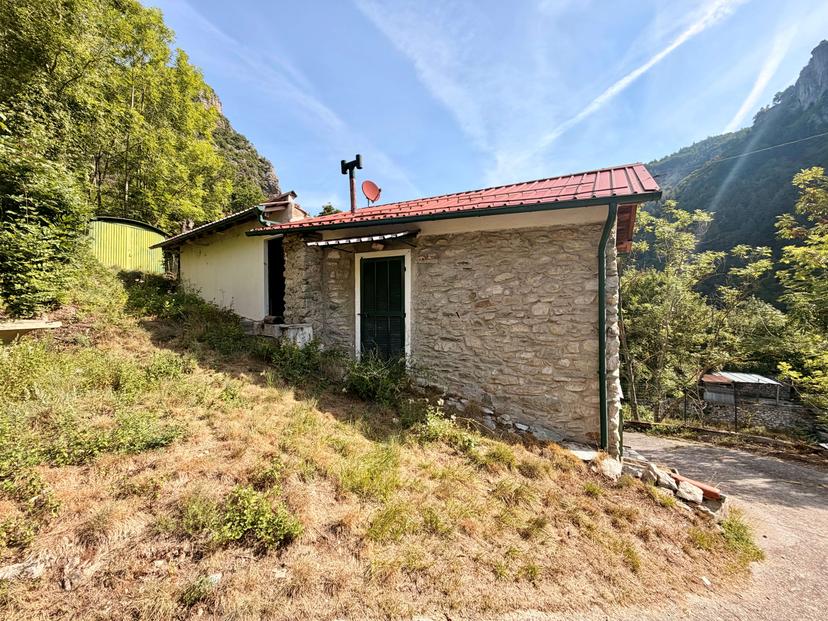 Casa indipendente in Frazione Cantarana, Ormea — foto 3 di 5