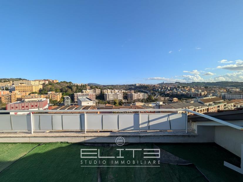 Attico in Via Michelangelo Buonarroti, Ancona — foto 3 di 5