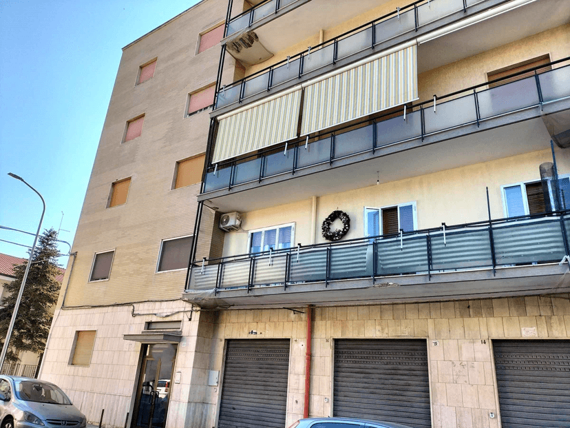 Trilocale in Via Francesco Caiati, Sannicandro di Bari — foto 4 di 5