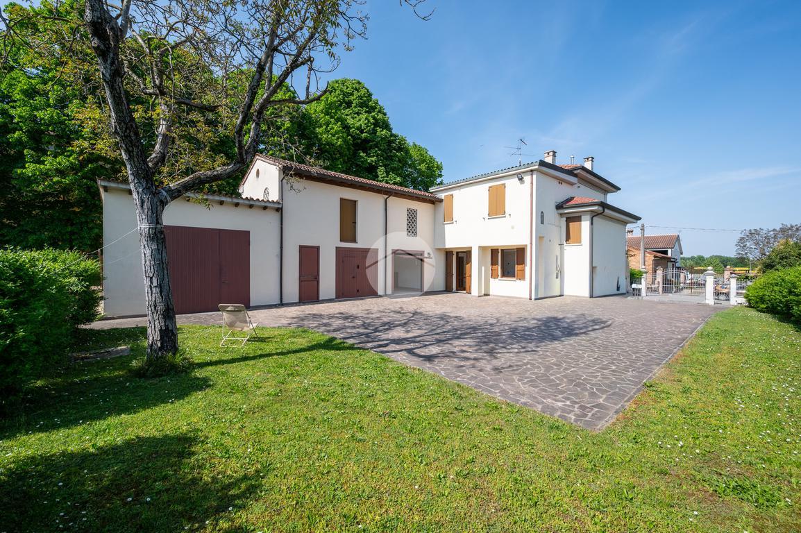 Villa in Via S. Pietro 87, Gazzuolo