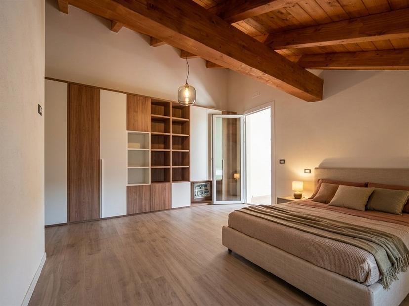 Casa indipendente, Calcio — foto 3 di 5