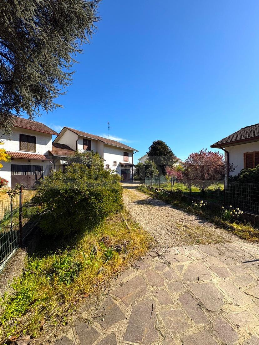 Villa in Via Fausto Coppi N° 27, Gropello Cairoli — foto 2 di 5