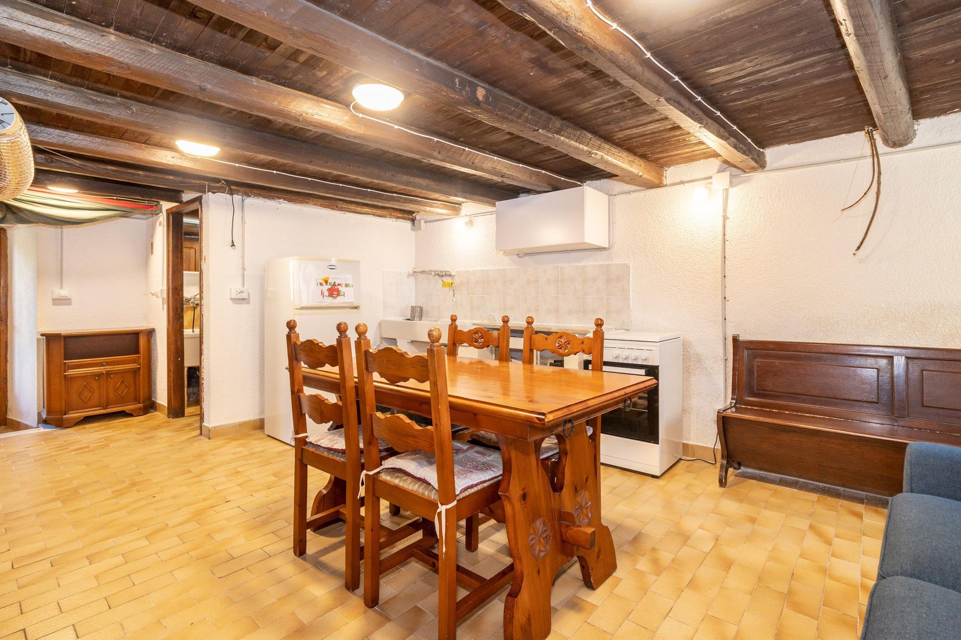 Porzione di casa in Frazione Borgo 31, Crissolo