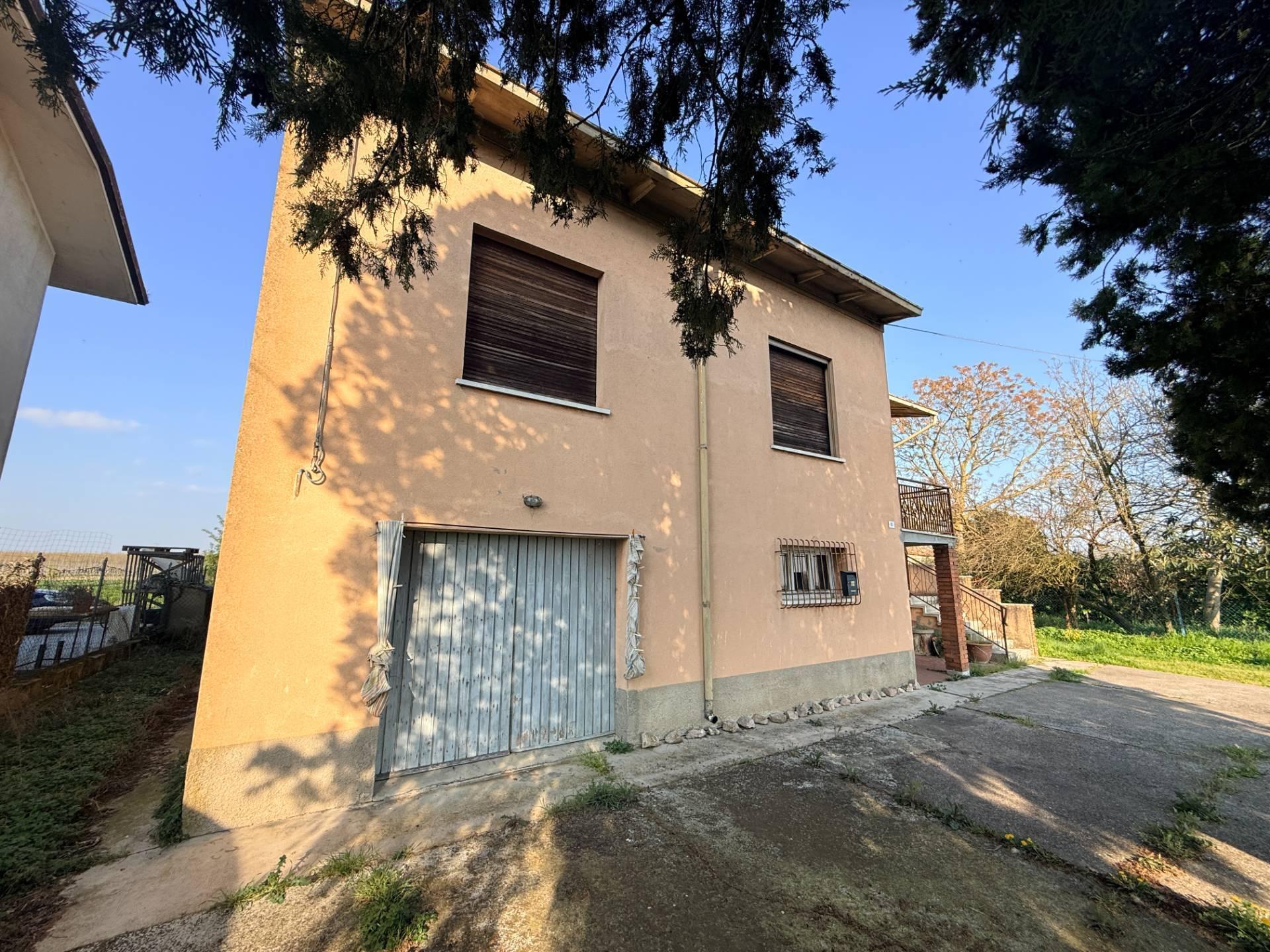 Villa, Borgo Mantovano