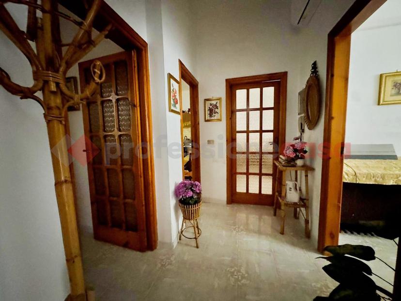 Quadrilocale in Via Capece 40, Leporano — foto 2 di 5