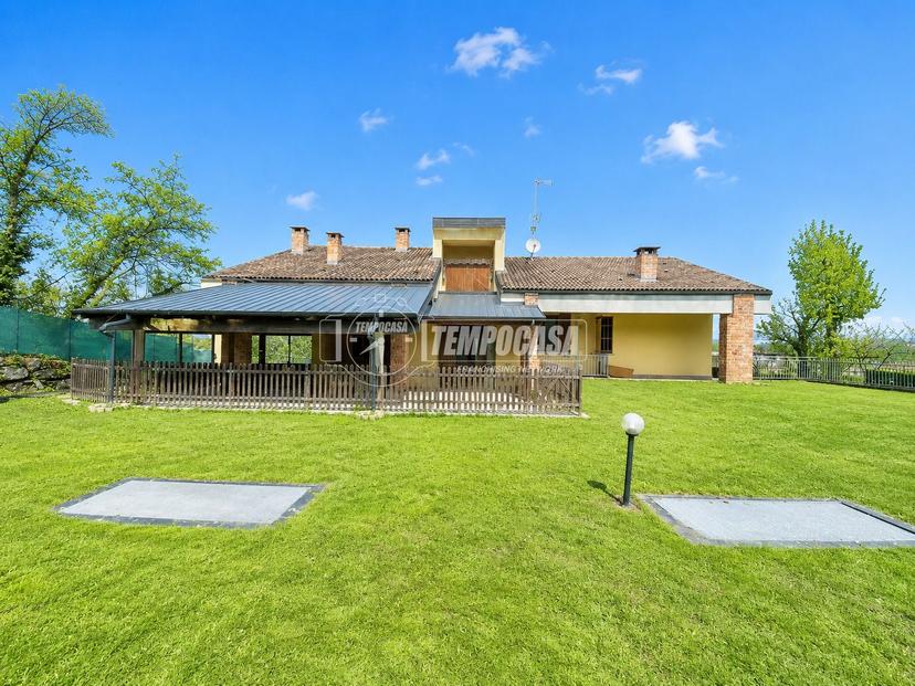 Villa in Via Beati, Castelletto sopra Ticino — foto 2 di 5