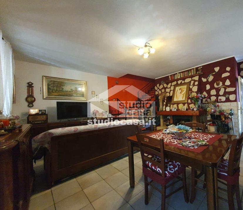 Casa indipendente in Via Castello, Cornate d'Adda — foto 3 di 5