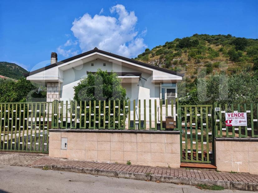 Casa indipendente in Via Boschetto 20, Pozzilli — foto 2 di 5