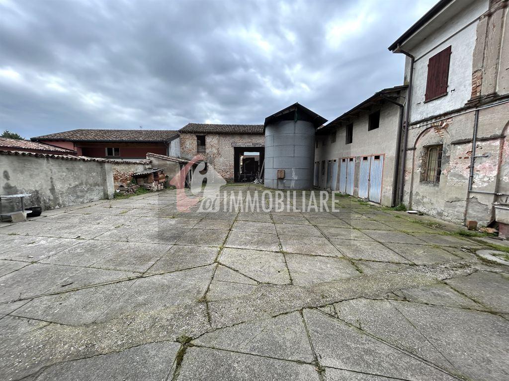 Casa indipendente in Via dei  Mille 29, Bozzolo