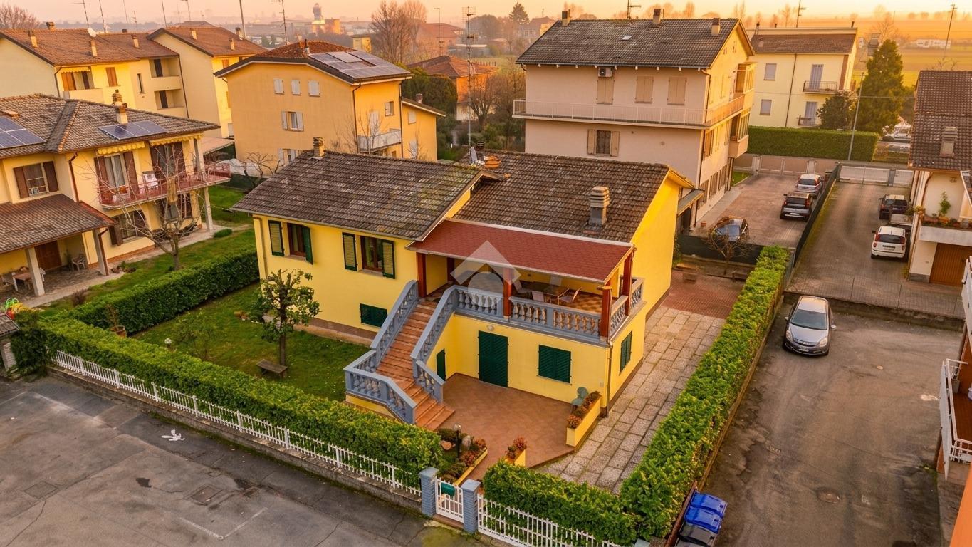Villa in Via del Donatore di Sangue 15, Torrile