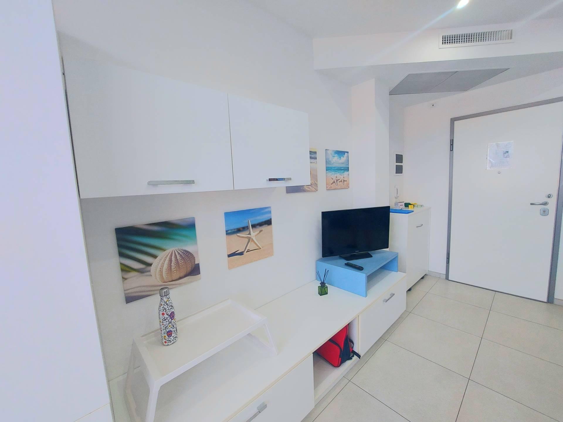 Monolocale, Pietra Ligure