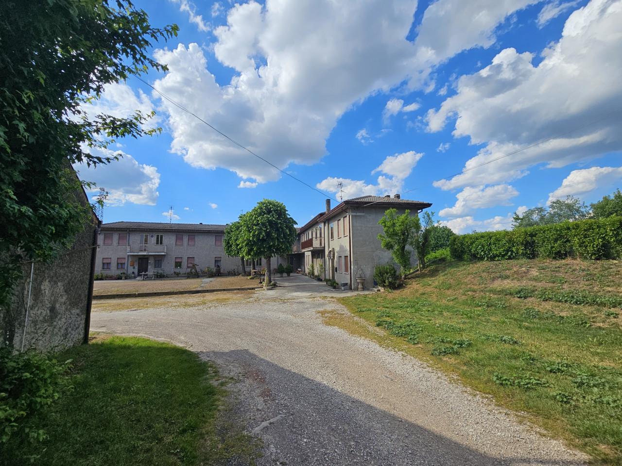 Villa a schiera in Via Valgrande, Sant'Urbano