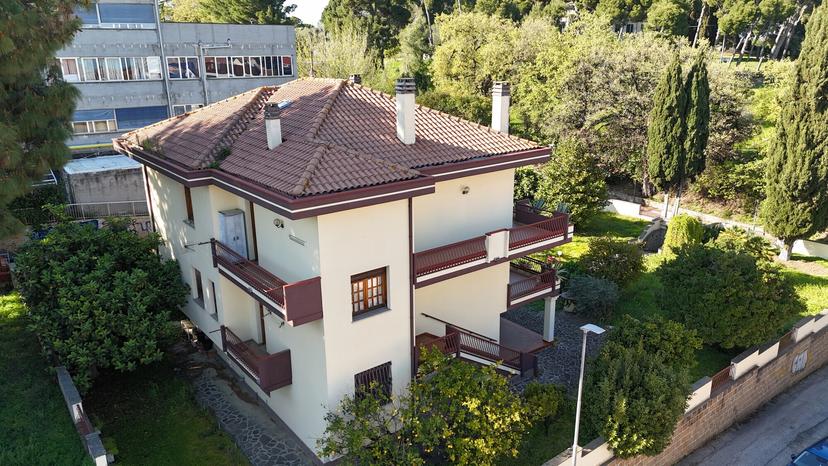 Villa unifamiliare in Strada Colle Marino 55, Pescara — foto 2 di 5