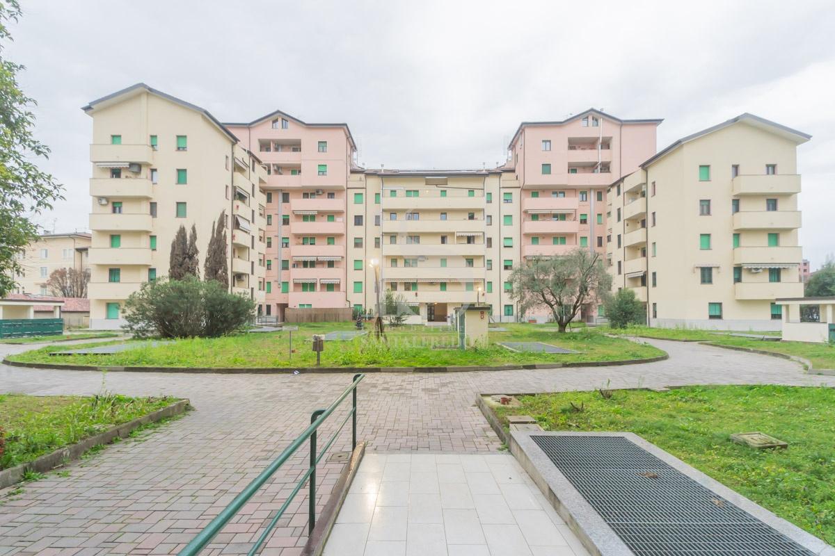 Trilocale in Via De Chirico  4, Monza