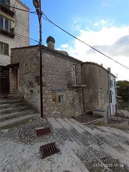 Casa indipendente in Via Maiella, Casoli