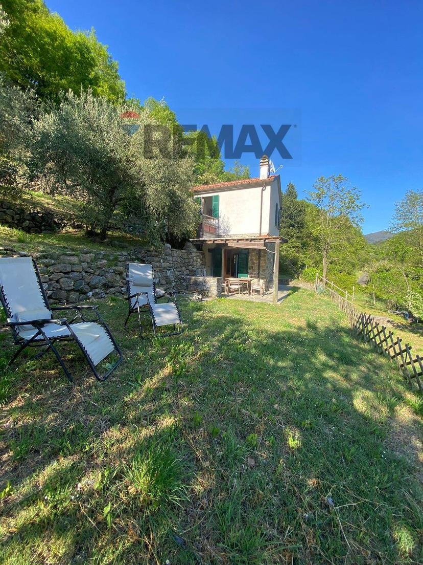Casa indipendente in Via Fiume 29, Castiglione Chiavarese — foto 2 di 5