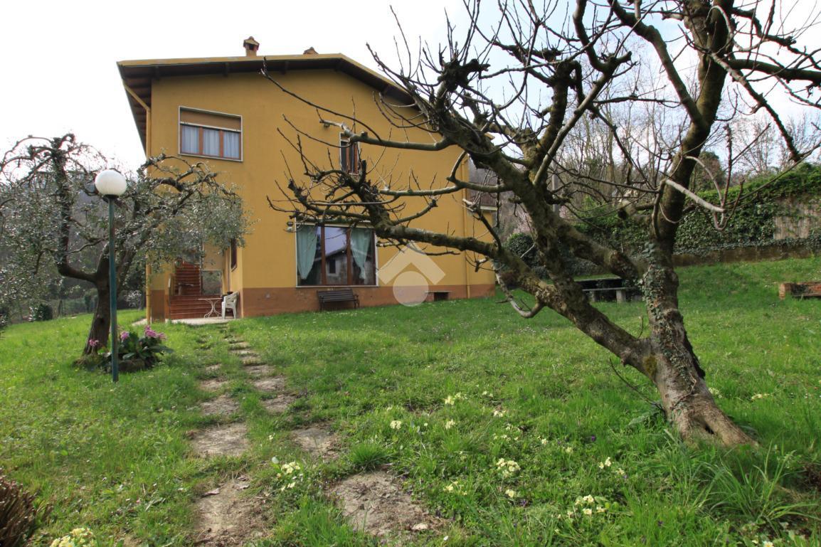 Villa in Via Monte Grappa 15, La Valletta Brianza
