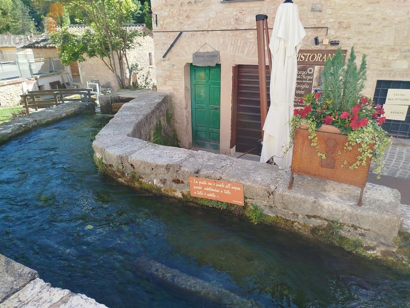 Casa indipendente in Voc. Rasiglia 5, Foligno — foto 4 di 5