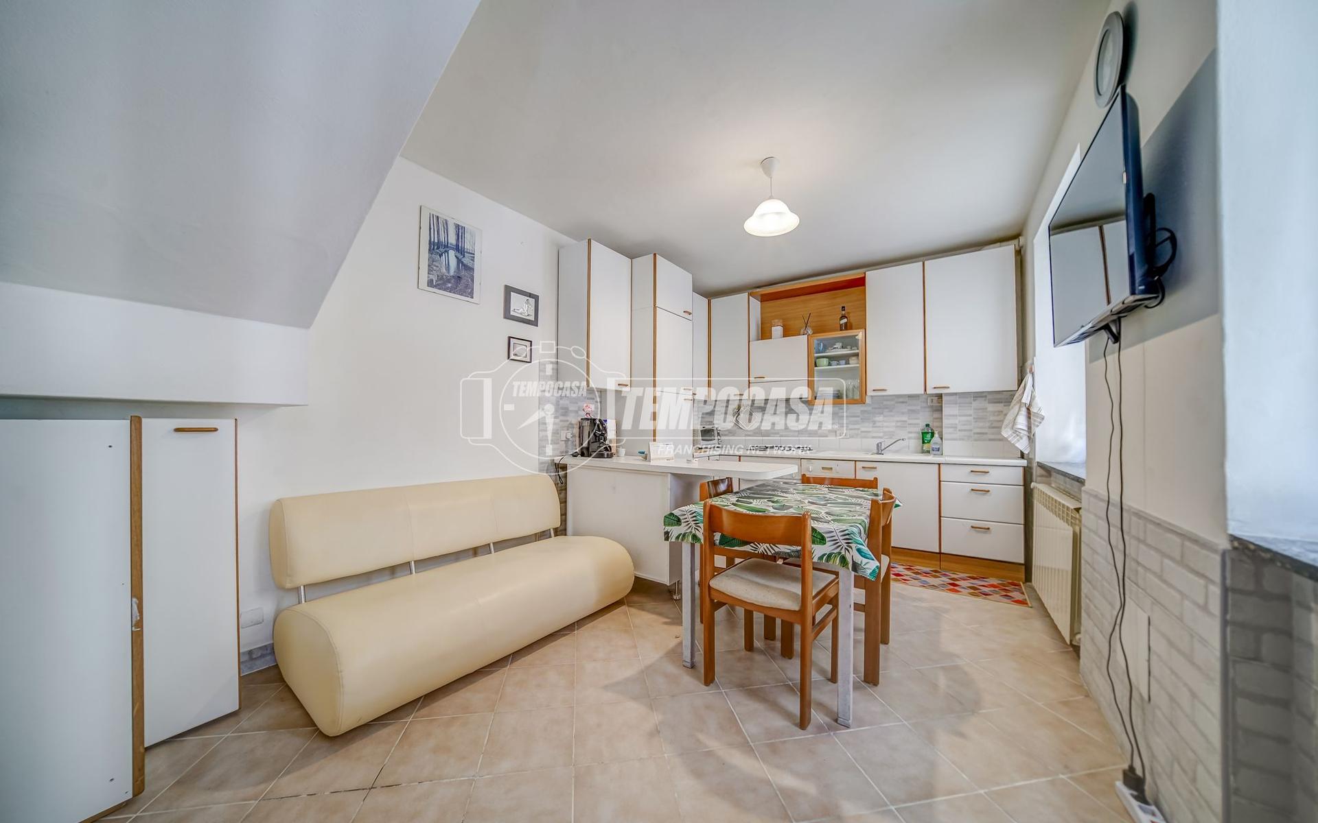 Casa indipendente in Vicolo Ticino 8, Besnate