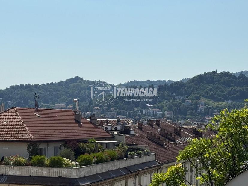 Trilocale in Via Po 38, Torino