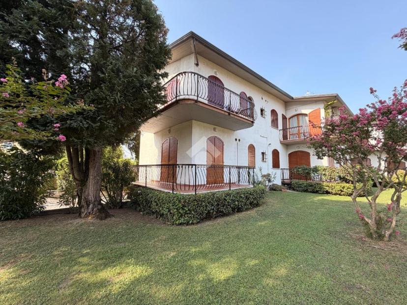 Trilocale in Via Alfieri 3, Peschiera del Garda — foto 2 di 5