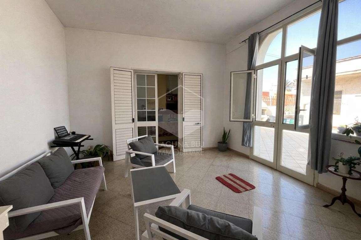 Casa indipendente in Lungomare Biscione, Petrosino
