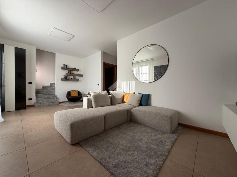Villa a schiera in Via Sant'Antonio 17, Pessano con Bornago