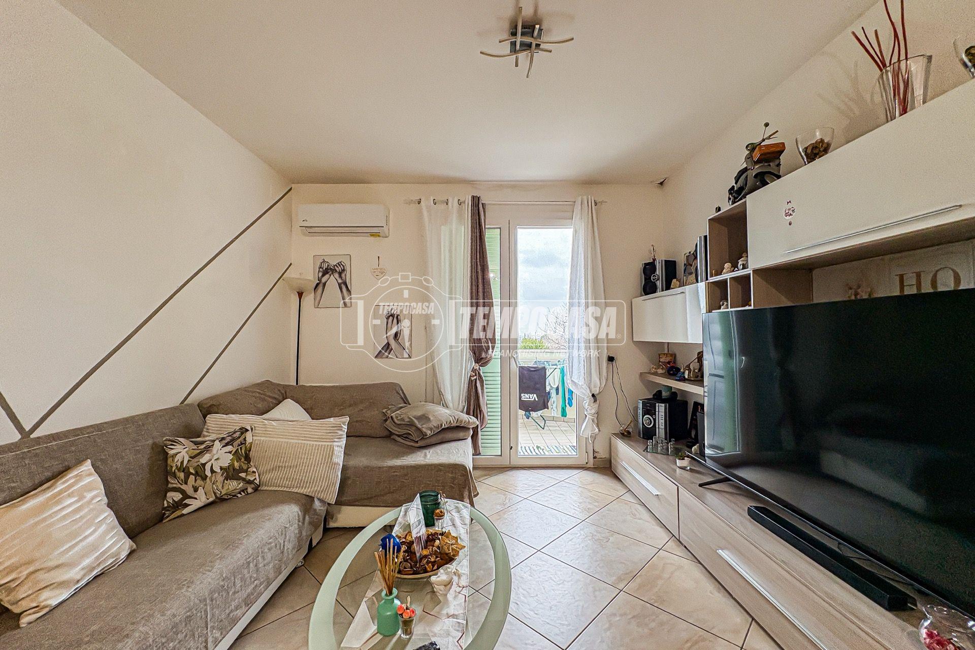 Trilocale in Via Provinciale Le Uso 85, Borghi