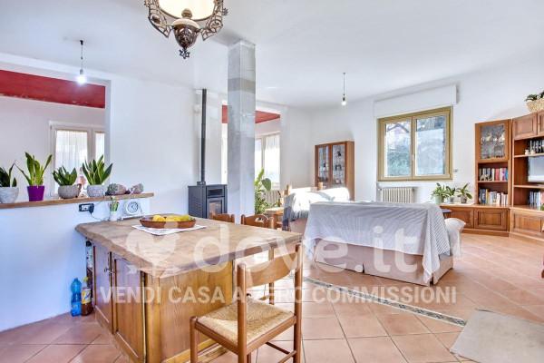 Villa in Via XXV Aprile 11, Carnago