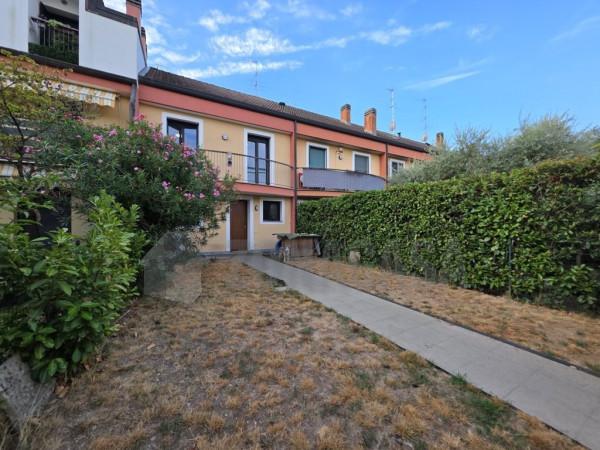 Villa a schiera in Via Gelsi, Robecchetto con Induno — foto 3 di 5