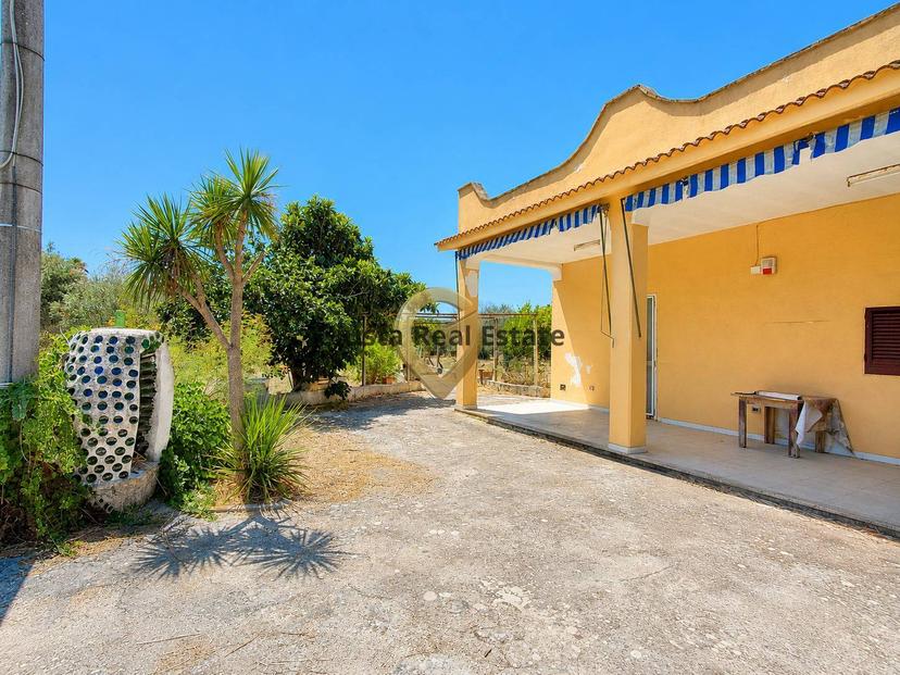 Villa in Contrada Lamia S.N.C, Oria — foto 3 di 5