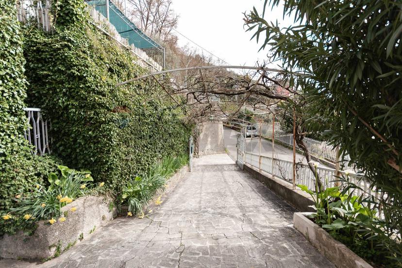 Appartamento in Via delle Rovere 26, Avegno — foto 2 di 5