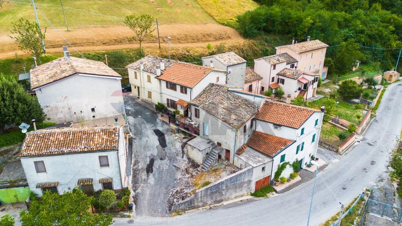 Casa indipendente in Frazione San Giovanni 9, Fabriano — foto 5 di 5