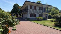 Villa in Via Dante Alighieri 8, Pogno