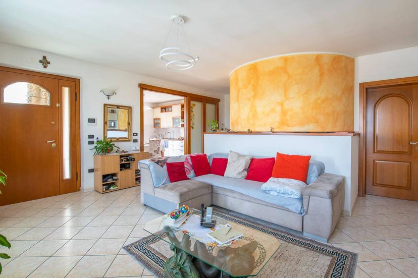 Villa in Via delle Salette 9, Nogarole Rocca — foto 2 di 5