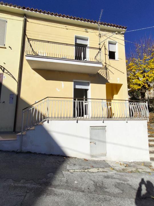 Villa in Via del Carmine 34, Montebello di Bertona — foto 5 di 5