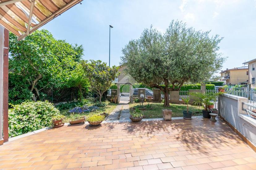 Villa in Via Frassini 19, Villafranca di Verona — foto 3 di 5