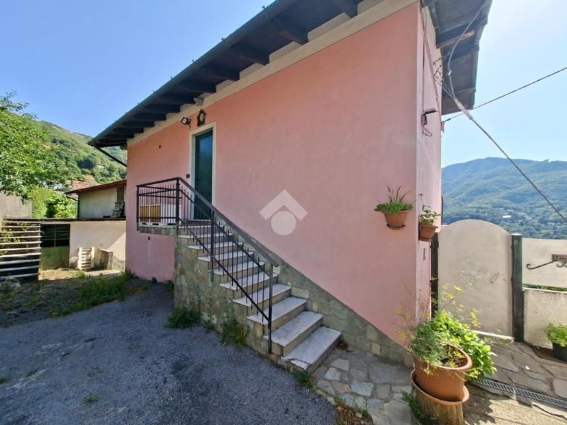 Trilocale in Località Bosco 8, Savignone — foto 2 di 5