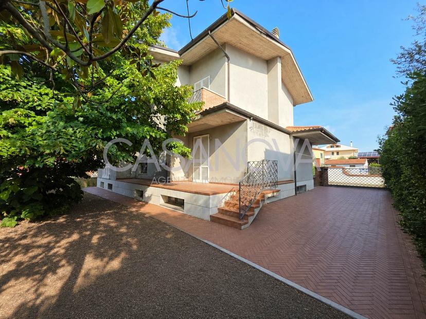 Villa, Mosciano Sant'Angelo — foto 3 di 5