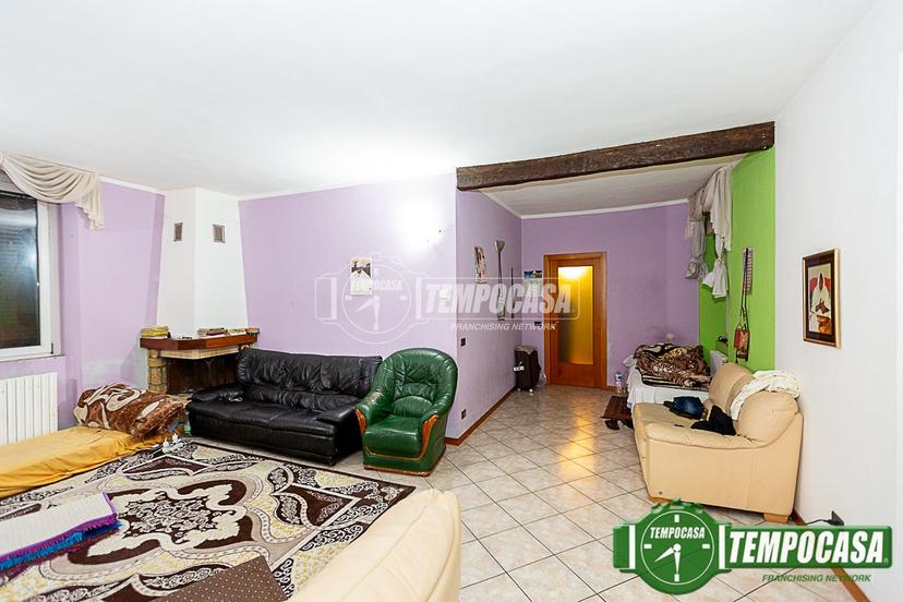 Trilocale in Via Battista Mottini 41, Romano di Lombardia — foto 2 di 5