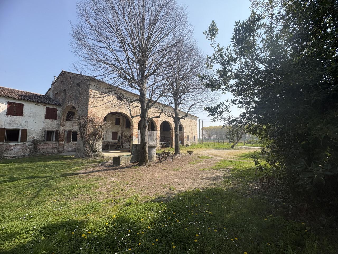 Casale in Via San Michele Arcangelo, Mestrino