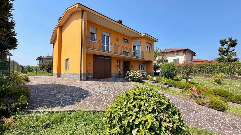 Villa in Via Milano  23, Terno d'Isola — foto 2 di 5