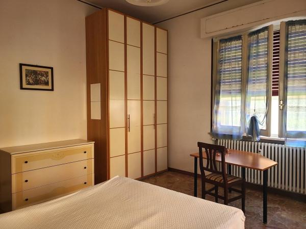 Stanza in appartamento in Via Gaetano Callani, Parma