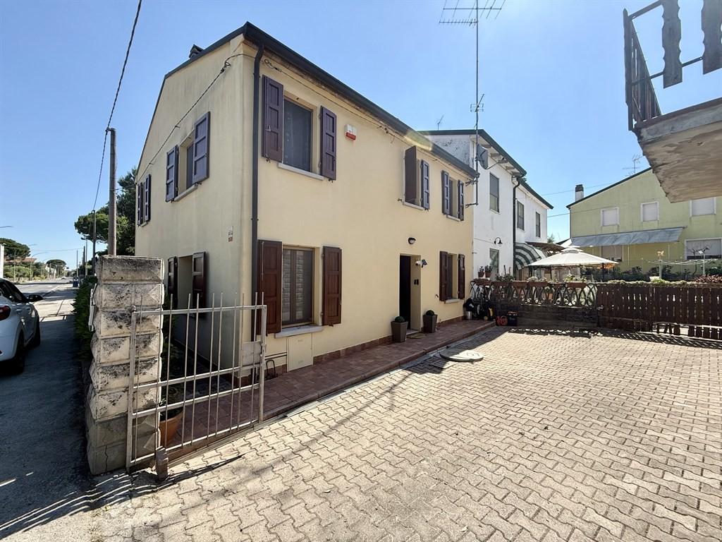 Villa bifamiliare in Via Superiore 137, Bagnacavallo